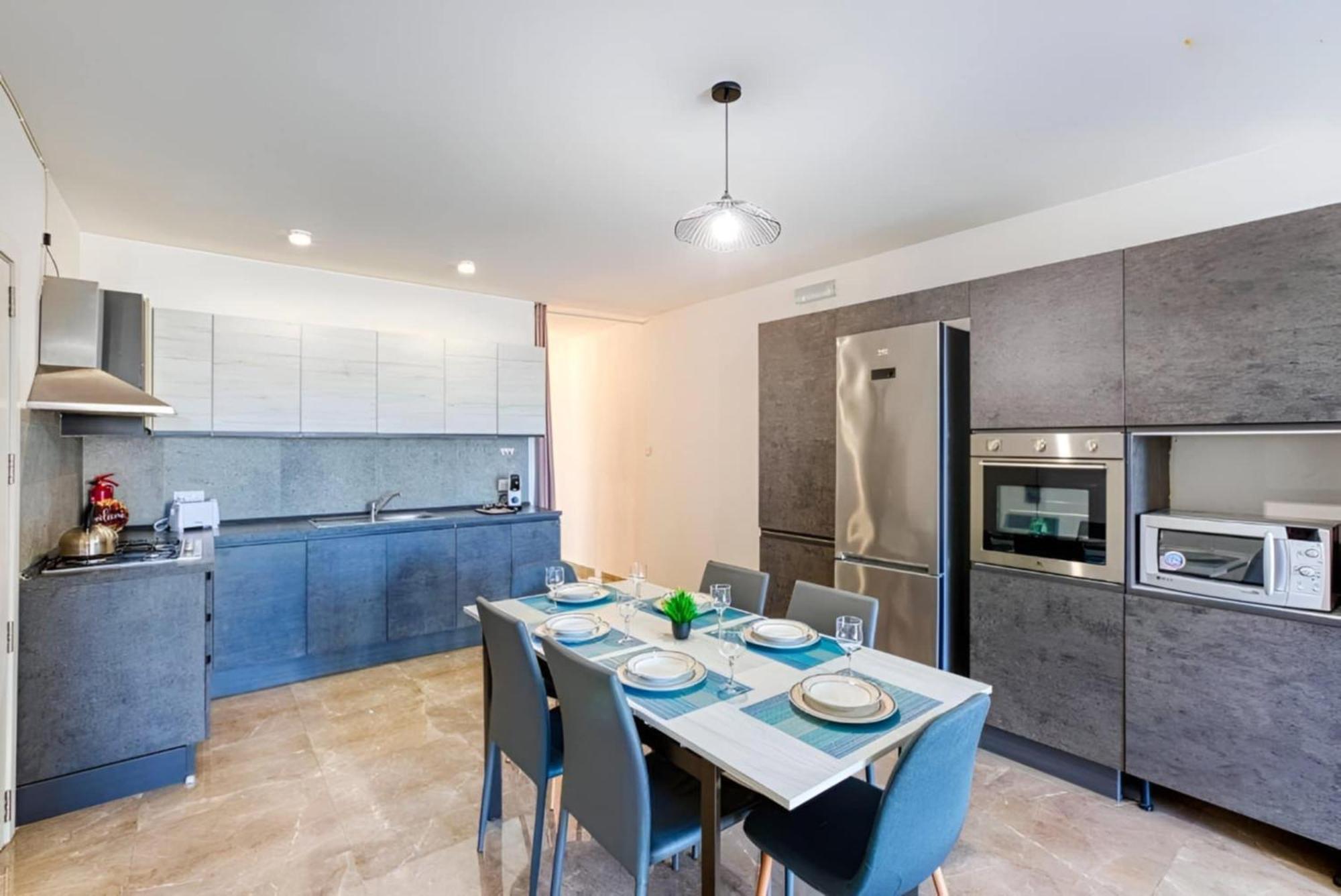 Large, 3 Bedroom Apartment In Marsascala Марсаскала Экстерьер фото