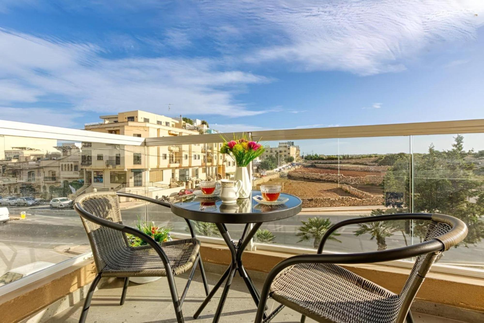 Large, 3 Bedroom Apartment In Marsascala Марсаскала Экстерьер фото