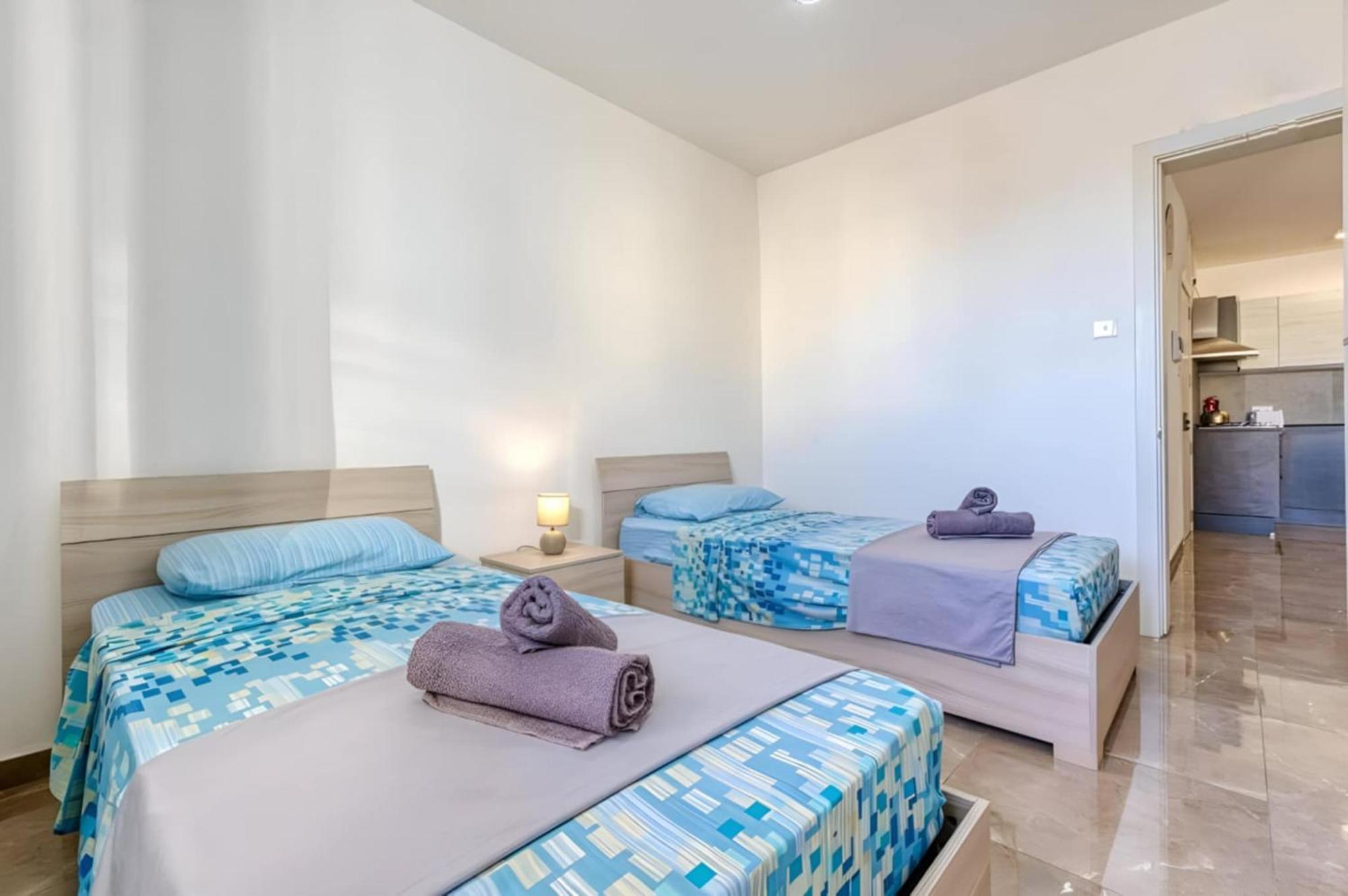 Large, 3 Bedroom Apartment In Marsascala Марсаскала Экстерьер фото